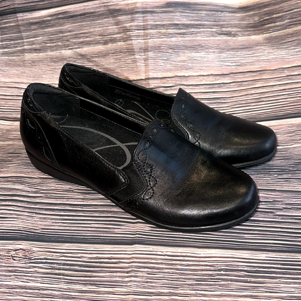 Aravon ABF01 Women's Adalyn-AR Black Flats shoes size 9 B